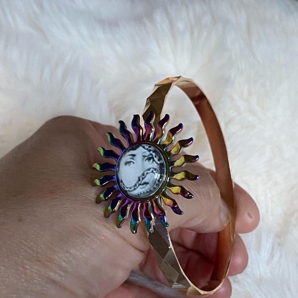 Fornasetti inspired puple Sunburst Bracelet with gold tones - Picture 6 of 8